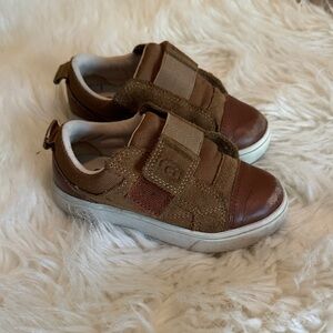 Ugg kids shoes